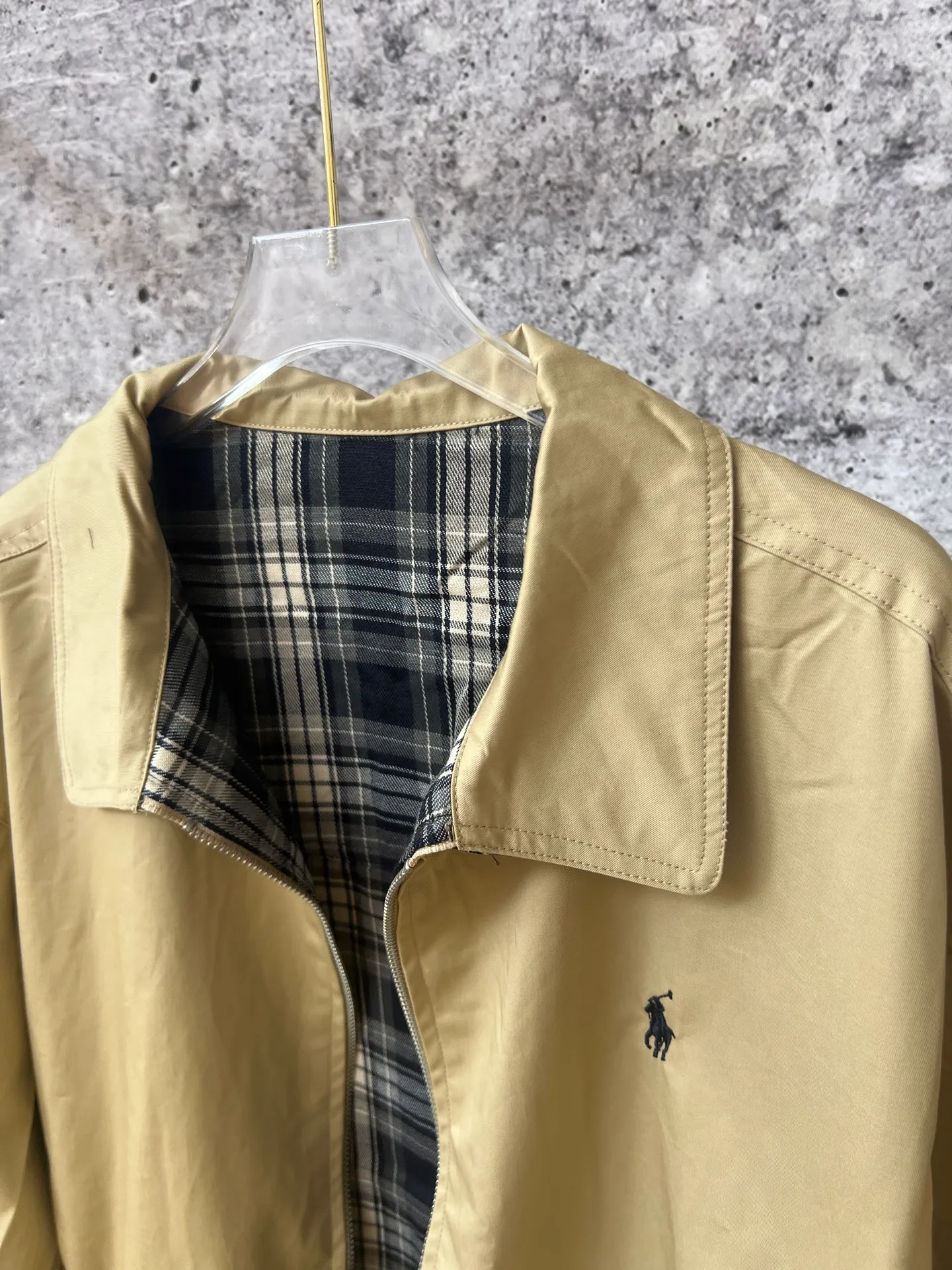 P390 Ralph Lauren autumn reversible jacket for men and women at the same price, reversible, one side is pure cotton woven, the inner plaid pattern, embroidery on both sides, and the craftsmanship details are restored